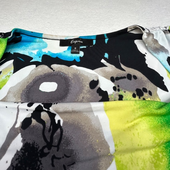 Express Women Sleeveless Abstract Floral Blouse size Small Flowers Tropical Top - Picture 4 of 12